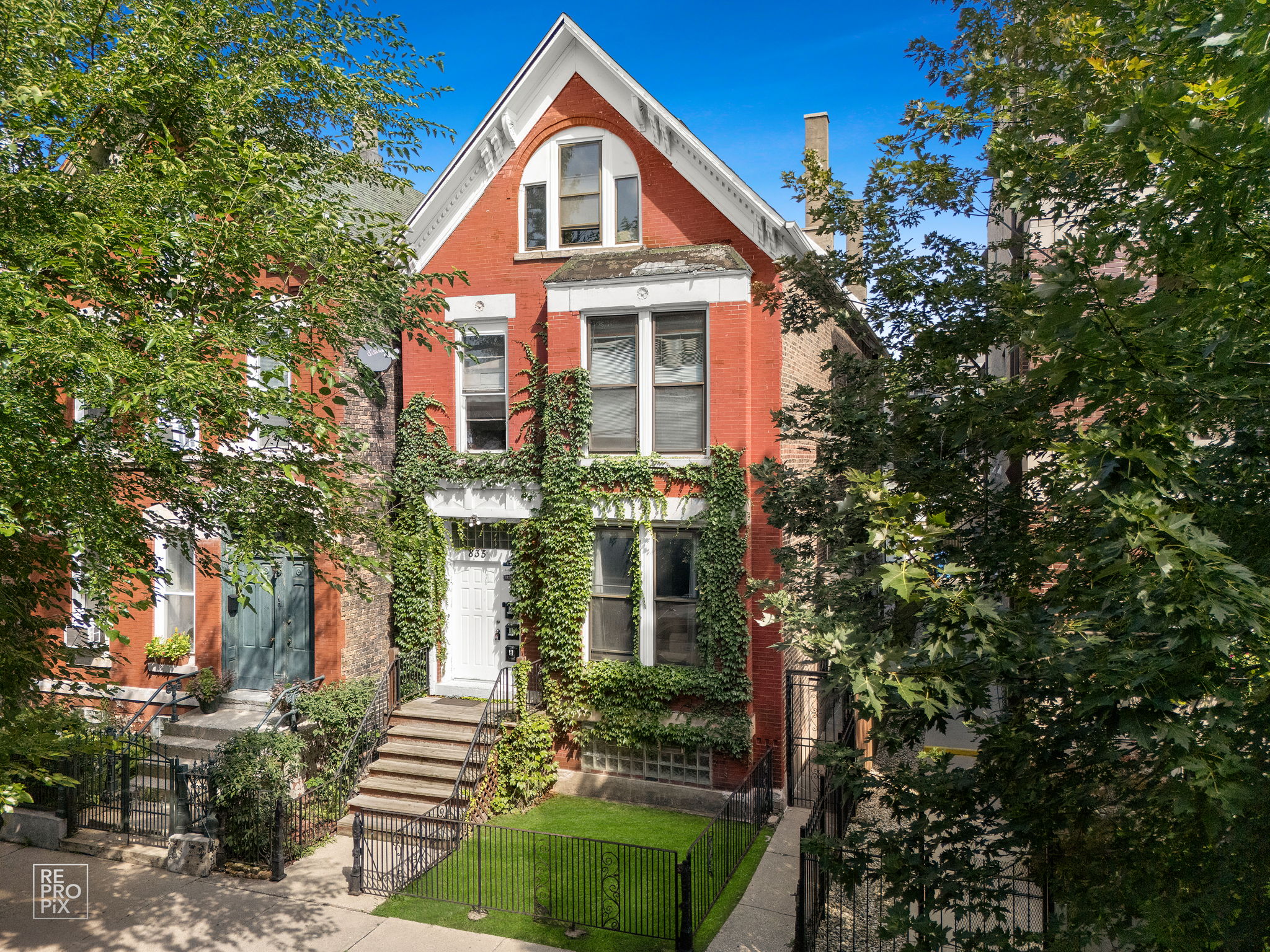 835 N Paulina St - G